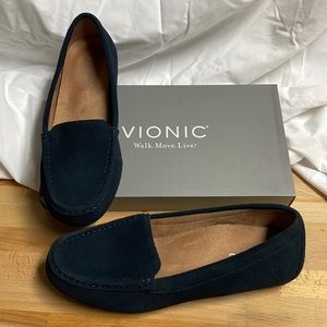 Vionic Leather Moccasins - Debbie
Navy 8 Medium